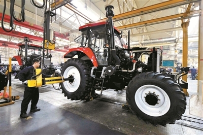 东方红拖拉机 从洛阳走向世界的农业动力
