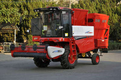 三年销量翻五倍 代理中联收获花生捡拾收获机,拖拉机市场掘金新机遇